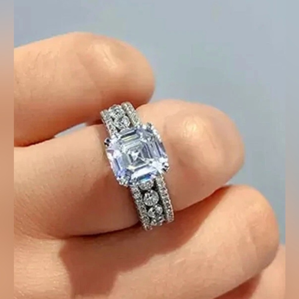 Princess Charlotte Elegant Silver Women's Ring Size 6